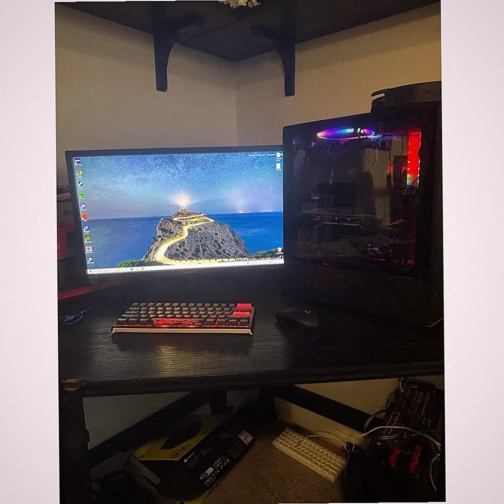 Gaming Pc Bundle (PC, Monitor, Keyboard)