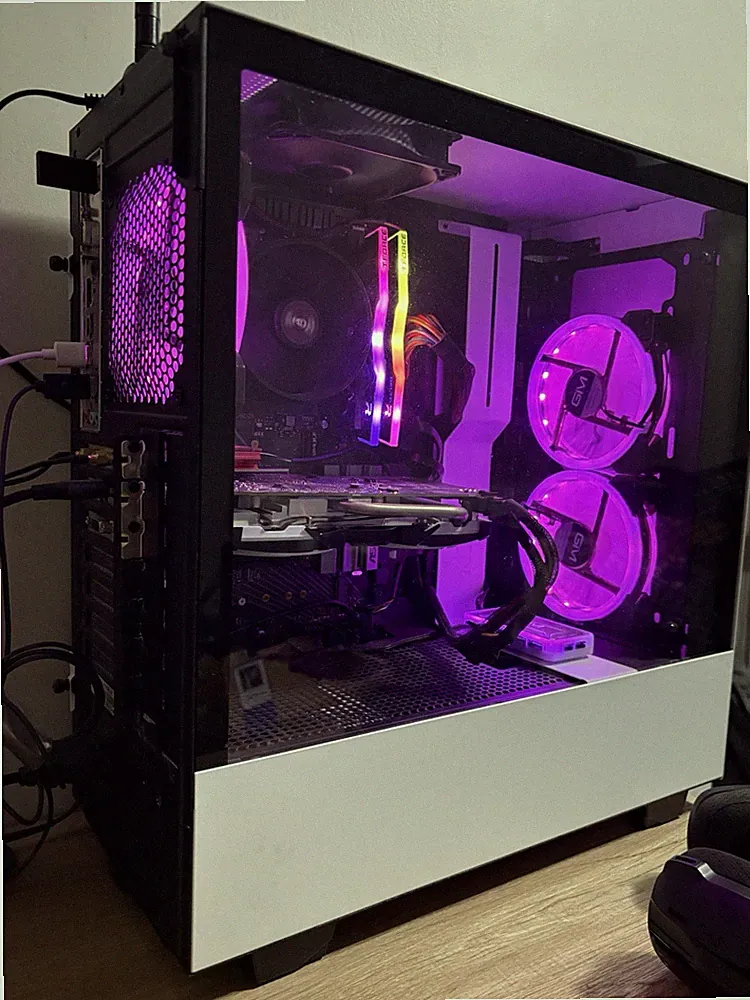 Gaming PC Can Play Any Game And Is Fully Functional And In Great Condition