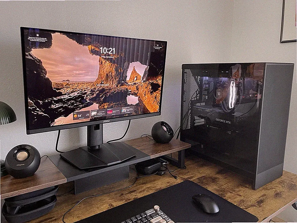 Gaming PC + OLED Monitor