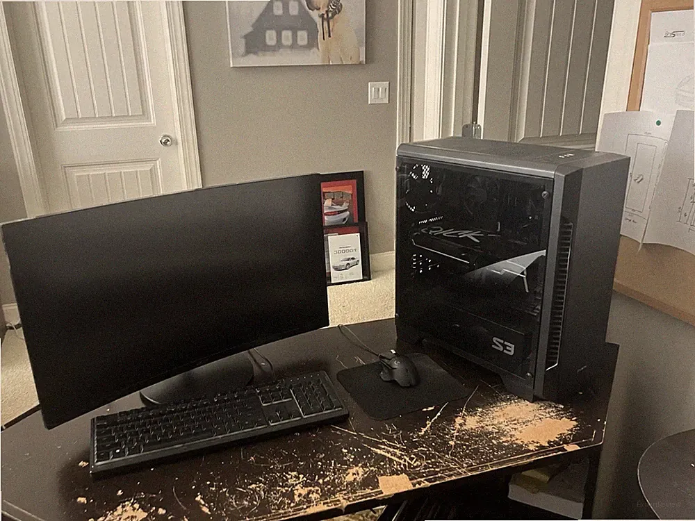 Gaming PC Setup – RX 6700 XT – 32GB RAM – 240Hz Monitor – Ready to Play