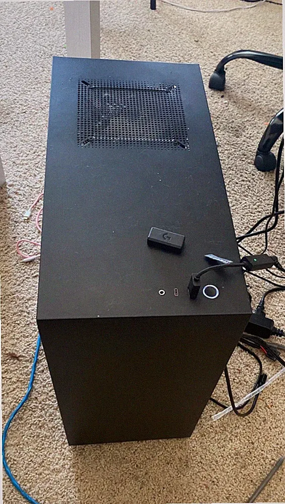 Gaming PC w 144 monitor included. Nothing wrong with it simply want to sell it