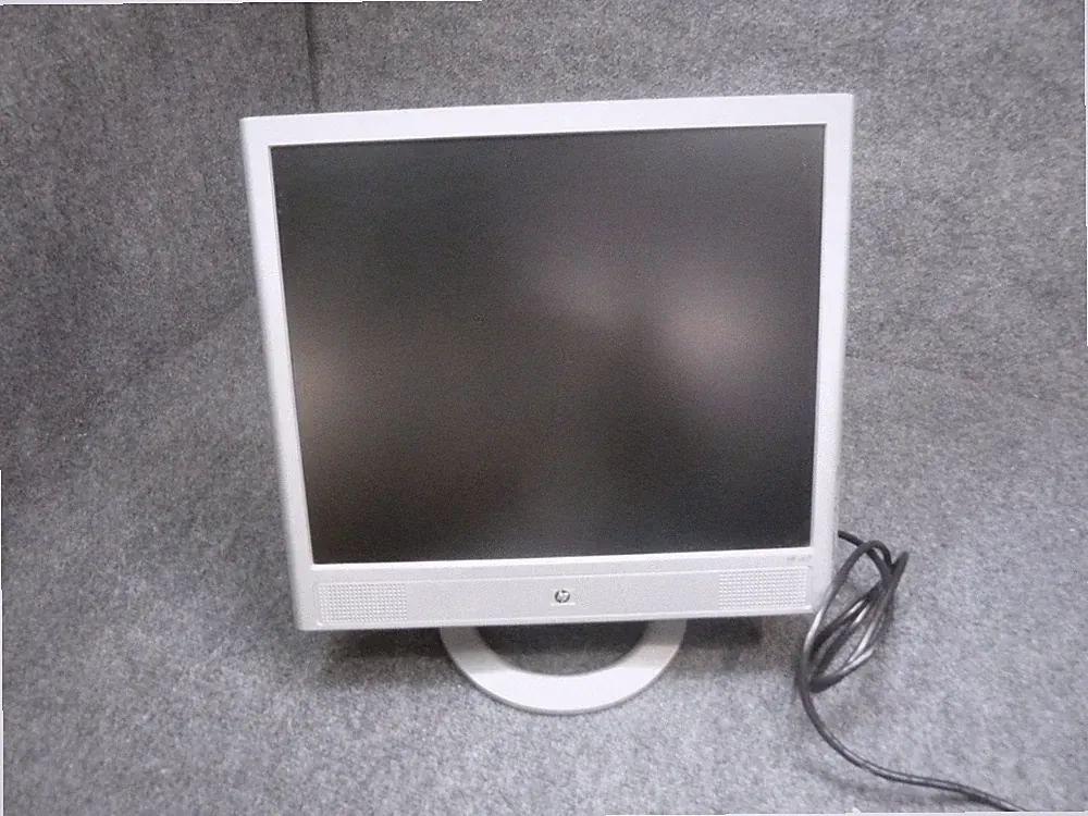 Gaming Retro HP VS17 17" LCD VGA Monitor Built-In Speakers Silver