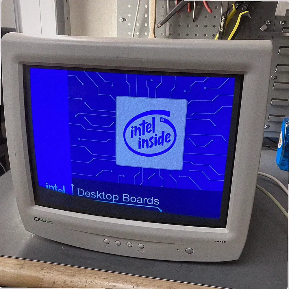 Gateway EV700C 16" CRT Monitor Retro Gaming Cyberpunk 2001 Y2K White