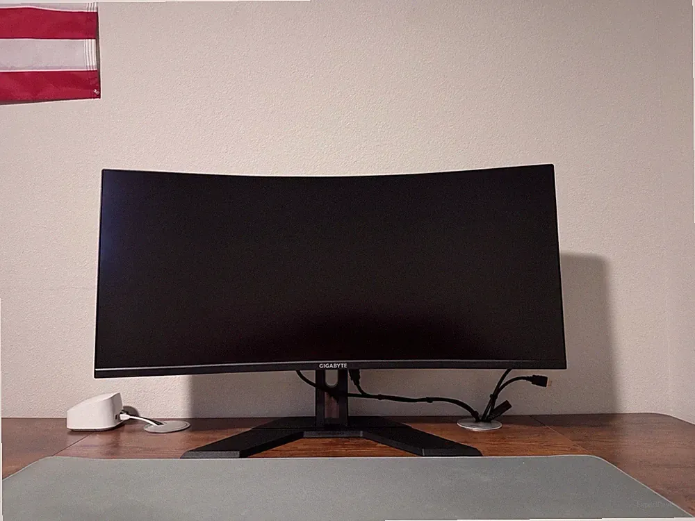 GIGABYTE Curved Ultrawide 21:9 Monitor 31-39.9 in HDMI Black