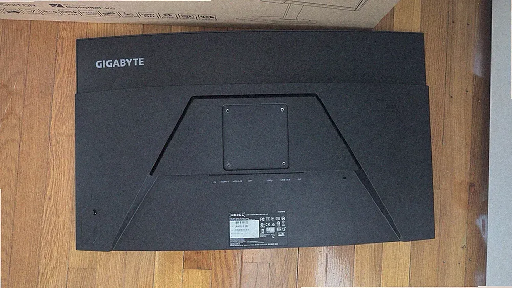 GIGABYTE G32QC 32in Curved Gaming Monitor QHD 165Hz 1ms VA LCD