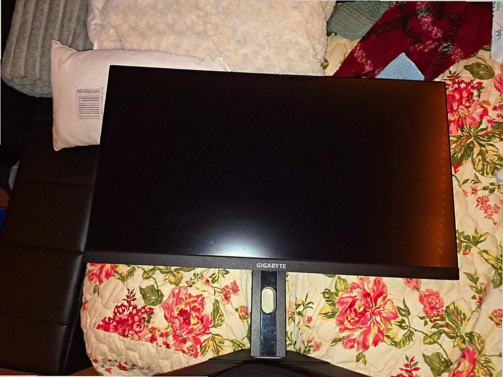 GIGABYTE M32U 32" 4K 144Hz 1ms Gaming Monitor HDR KVM USB-C HDMI/DP Black