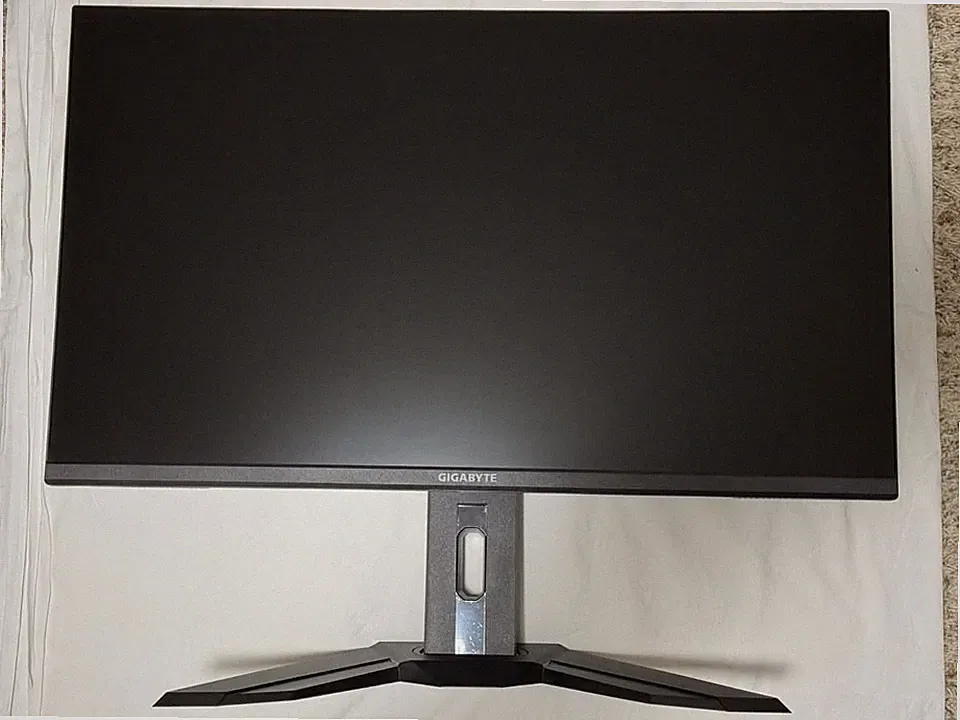 GIGABYTE M32U 32" 4K 144Hz Gaming Monitor with IPS,HDMI 2.1, USB 3.0