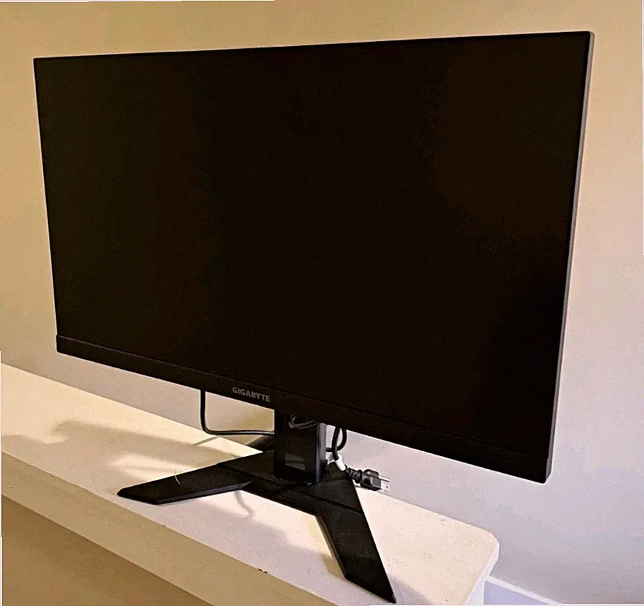 GIGABYTE M32U 32in IPS 4K UHD 144Hz 1ms KVM Height Adj HDMI/DP/USB-C