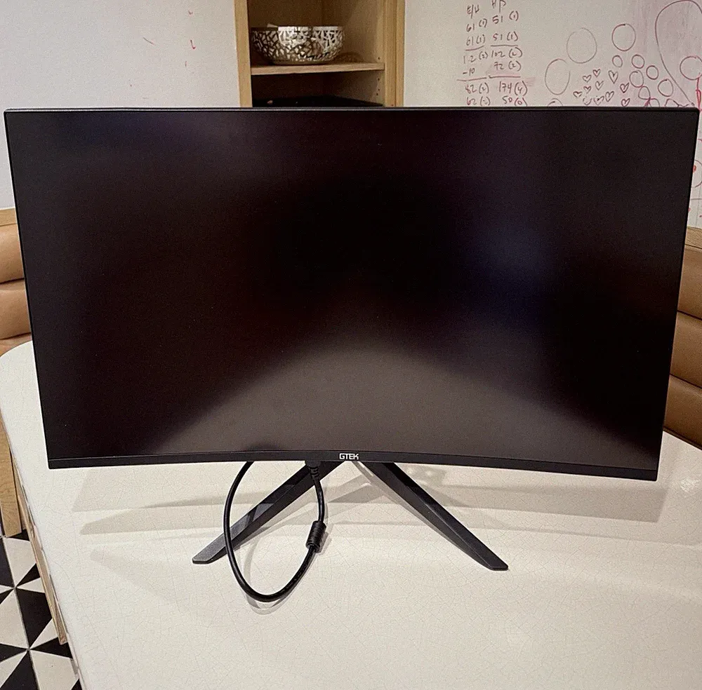 GTEK 27in Curved Gaming Monitor 280hz with all cables (excellent condition)