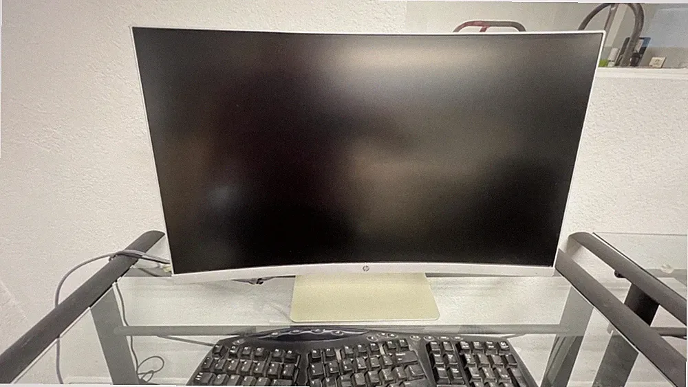 HP 27-inch Curved LED Monitor – Model WT33I (Z4N74AA) – Full HD 1080p