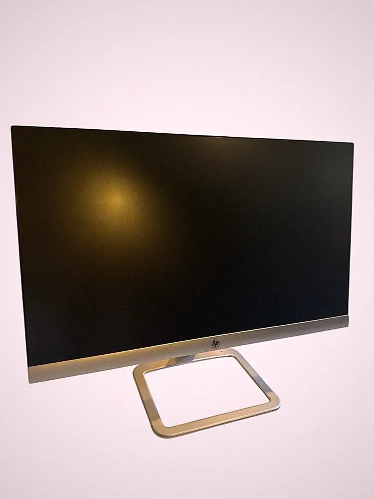 HP Full HD 1080p IPS LED Monitor VGA & HDMI -21.5-Inch Silver with Stand