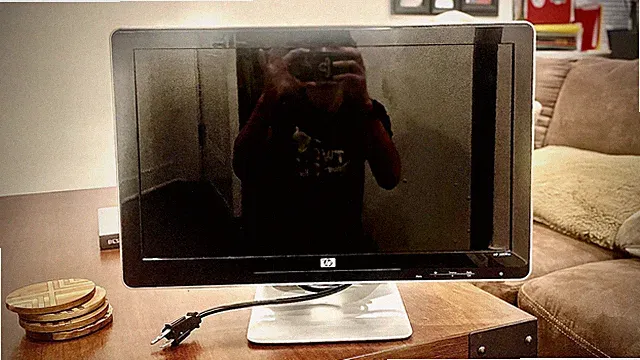 HP Monitor 2009m 20” Color LCD Integrated Speakers Front Controls AC+VGA+Audio
