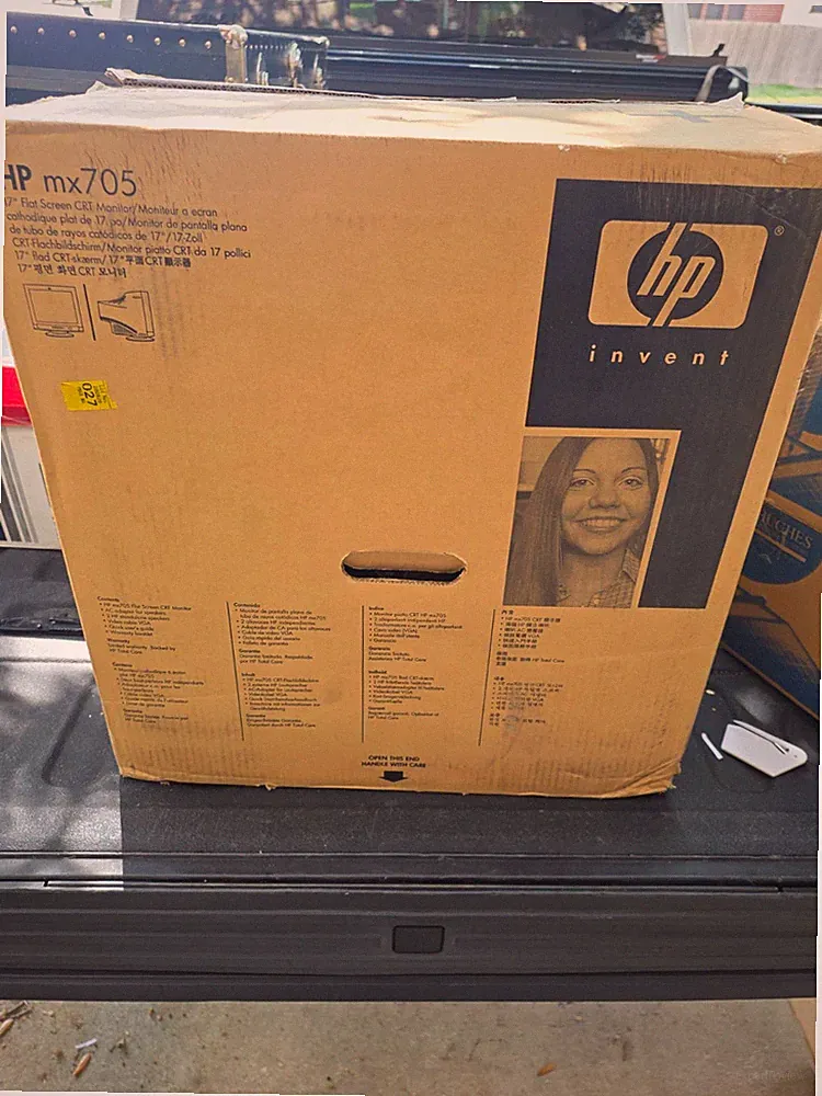 HP mx705 17in Flat Screen CRT Monitor 1280x1024 85Hz VGA Grey