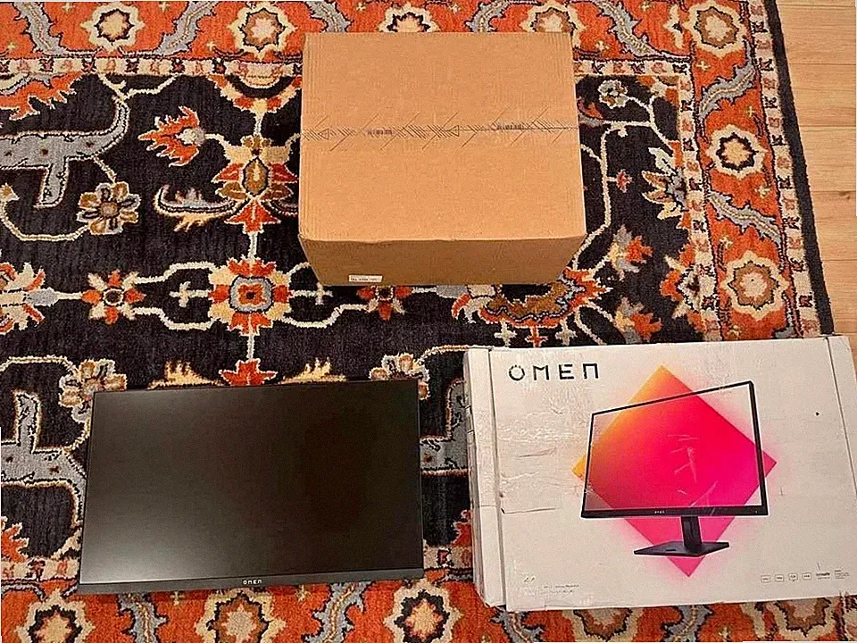 HP OMEN 16L Gaming Desktop RTX 5060 Ryzen 7 32GB 1TB SSD Win11 +27" Monitor