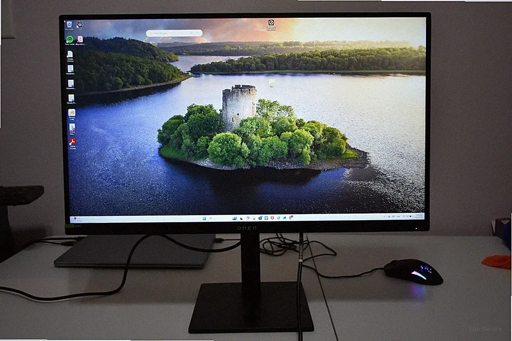 HP OMEN 27qs 27" Gaming Monitor QHD 240Hz 1440p IPS FreeSync Tested