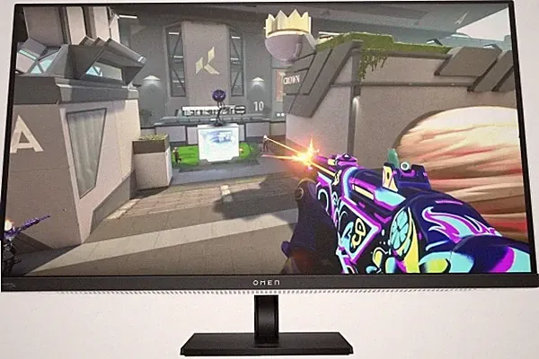 HP OMEN Transcend D32 31.5" 4K UHD 240Hz Gaming Monitor AMD FreeSync Premium Pro
