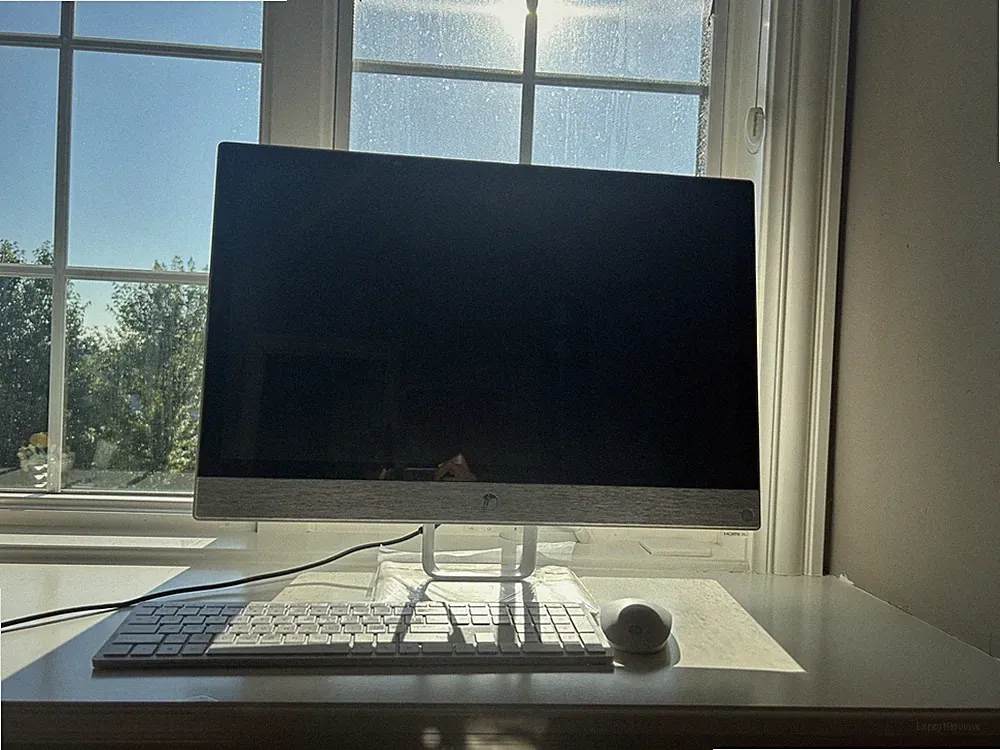 HP Pavilion 24-R114- Amazing Cond. Gaming Monitor w/Wireless Accessories