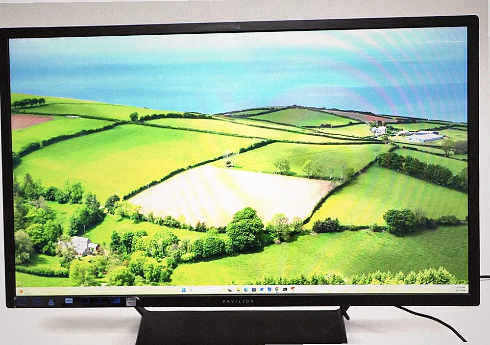 HP Pavilion HSTND-9231-A 32" QHD Gaming Monitor w/Stand