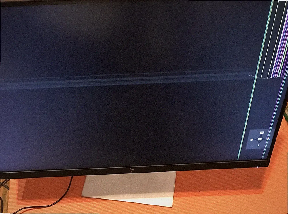 HP U28 4K HDR Monitor BROKEN FOR FIX/PARTS WITH STAND