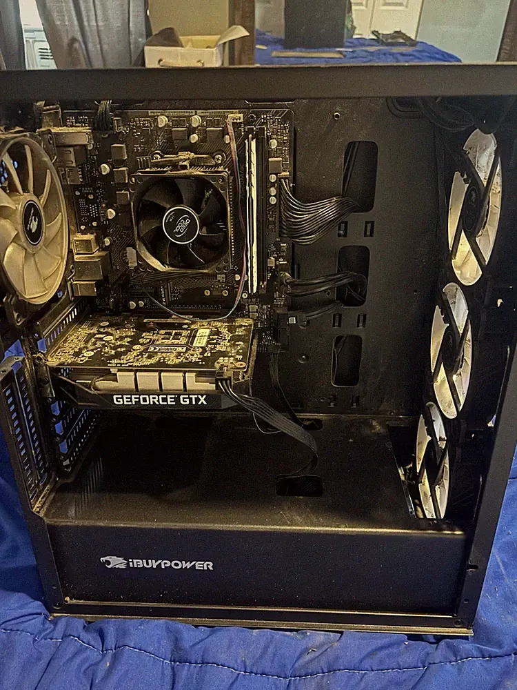 I BUYPOWER GAMING PC (Look At Photos) Feel Free to Ask Questions for Sale