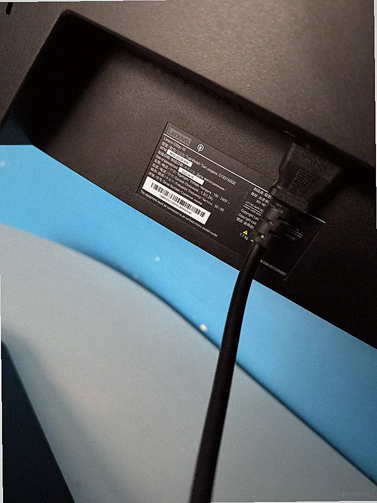 Lenovo G32qc-10 Curved Panel LCD Monitor 31.5"
