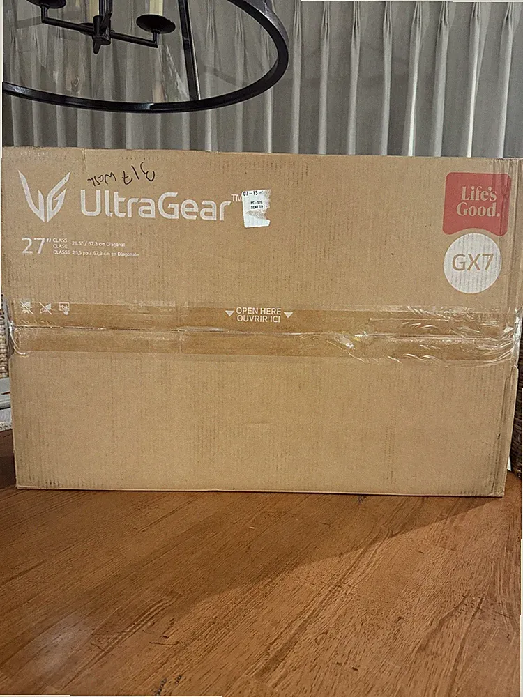 LG 27" UltraGear OLED QHD 480Hz .03ms G-Sync Compatible Gaming Monitor