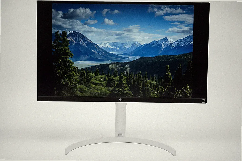 LG 27BL85U-W 27in 4K UHD Nano IPS Monitor USB-C HDMI DisplayPort USB Hub White