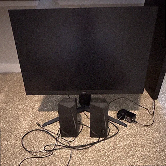 LG 27GN65S-B 27" Monitor Black, 16:9, DP/HDMI, Headphone Jack w/ Speakers & Mice
