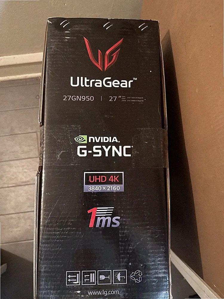 LG 27GN950-B 27'' UltraGear UHD Nano IPS 144Hz 4K Monitor