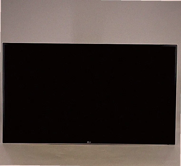 LG 32" Class QHD LED IPS Monitor 5120 x 2880 w/ Radeon FreeSync - Very Good