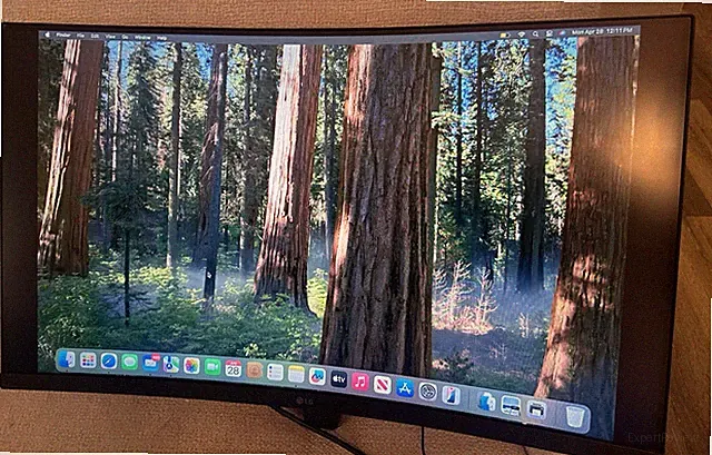 LG 32" FHD Curved 100Hz Monitor with FreeSync - 32MR50CS