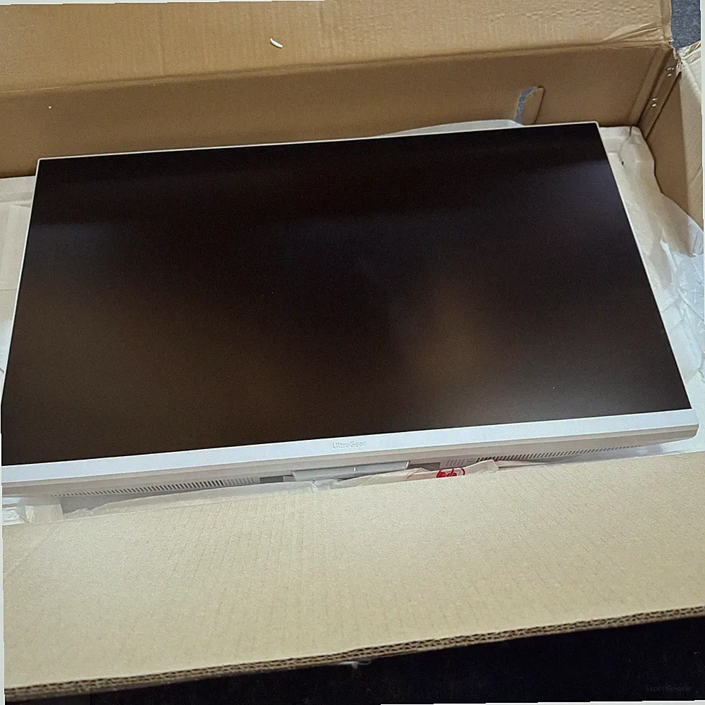 LG 32G810SA-W 32" Ultragear 4K UHD 3840x2160 IPS Gaming Monitor 144Hz 1ms, White