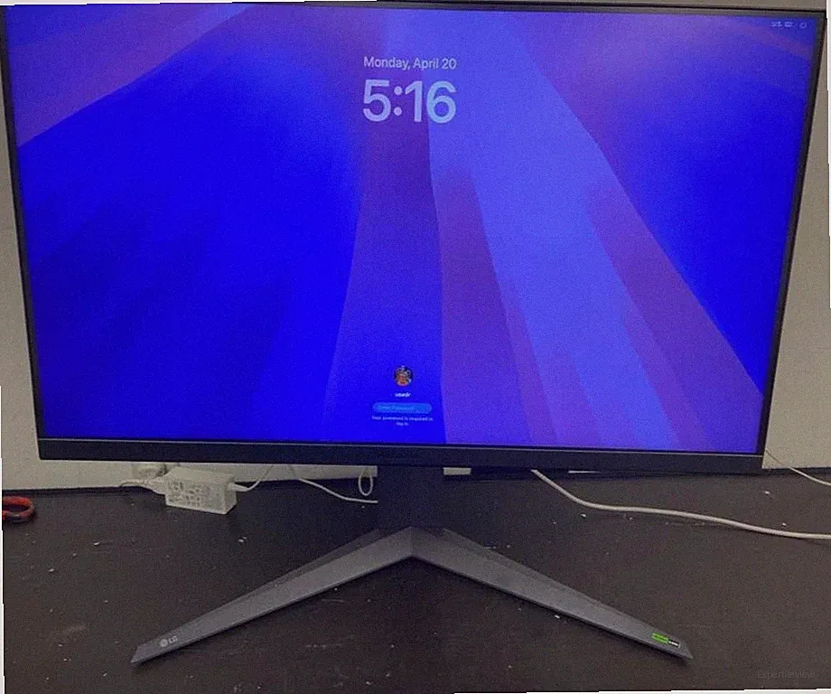 LG 32GR93U Ultragear 32" 4K Monitor UHD 144Hz 1ms ONE LCD LINE ON SCREEN WORKING