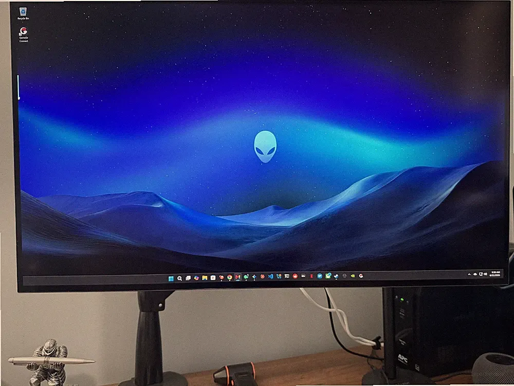 LG ‎32GS95UV 32-inch Ultragear OLED Gaming Monitor 4K UHD 1440p 240Hz 0.03ms