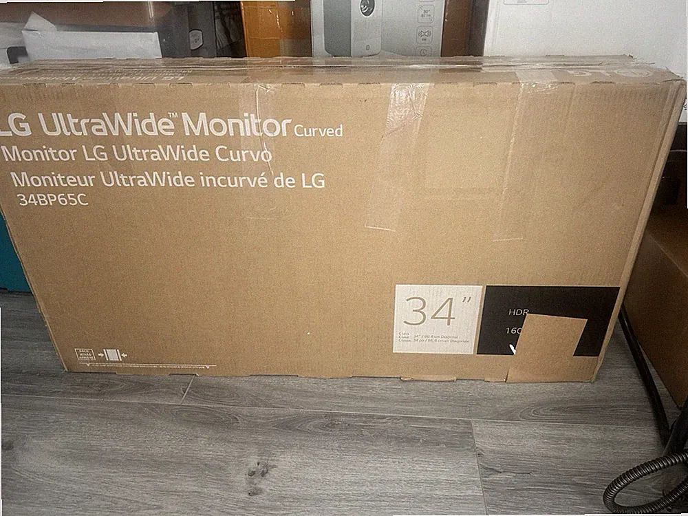 LG 34BP65C-B 34" 21:9 160 Hz FreeSync Curved VA Monitor For parts, Screen Broken