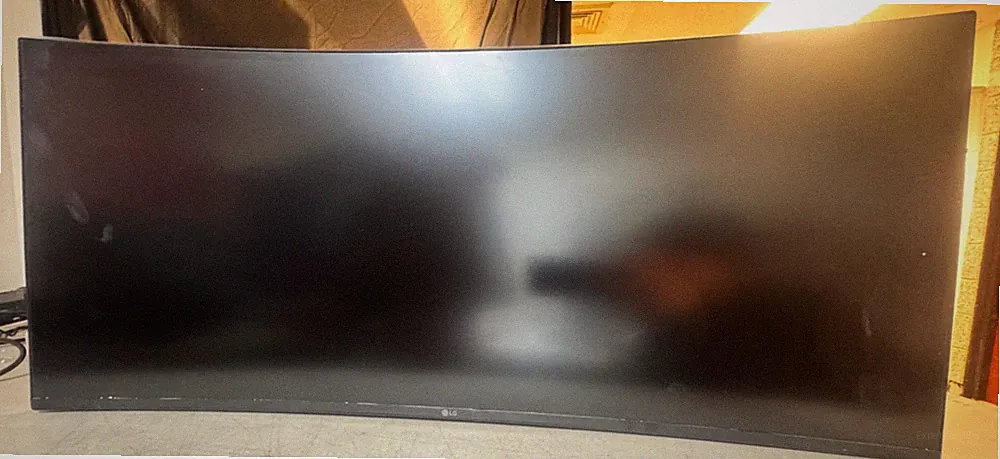 LG 34WP85C-B 34 4K QHD IPS HDR Monitor 3840x2160 FreeSync USB C CRACKED NO STAND