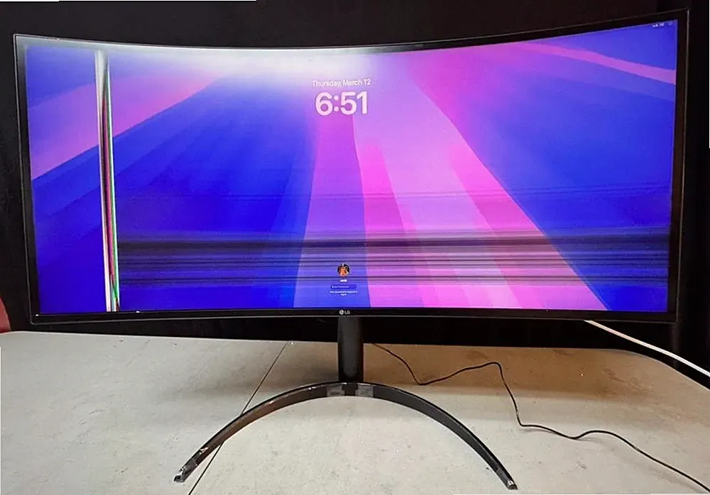 LG 34WP85CN-B 34” Curved UltraWide QHD IPS HDR Monitor W/ USB C WORKING CRACKED
