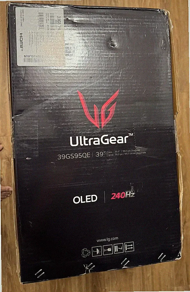 LG 39" UltraGear OLED WQHD 240Hz .03ms G-Sync Curved Gaming Monitor