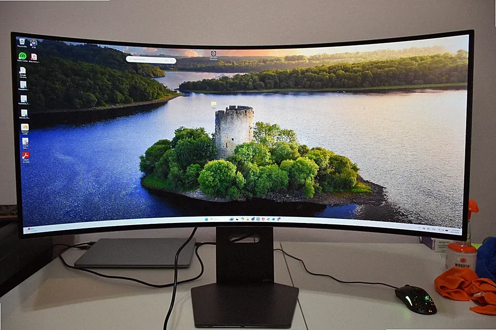 LG 39GS95QE-B 39" OLED Curved Gaming Monitor 240Hz UltraGear – 3440x1440