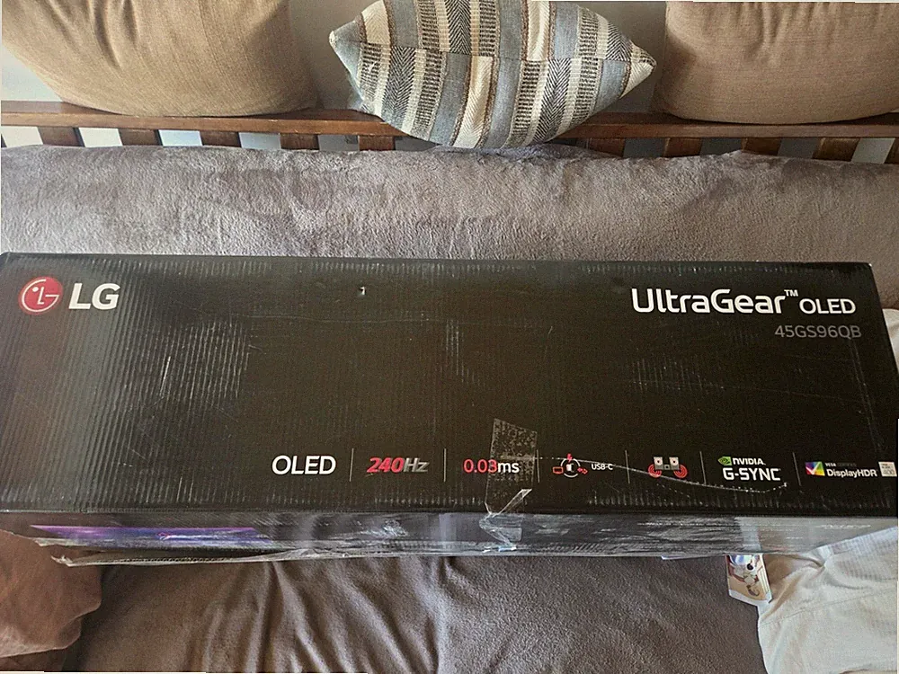 LG 45 Inch UltraGear OLED WQHD 240 Hz 0.03ms G-Sync Curved Gaming Monitor