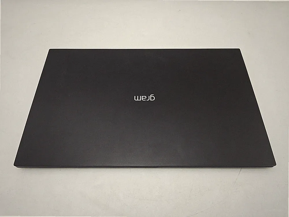 LG GRAM 15.6” FHD LIGHTWEIGHT TOUCH ULTRA 7 155H 16 1TB SSD FRENCH/ENGLISH BLACK