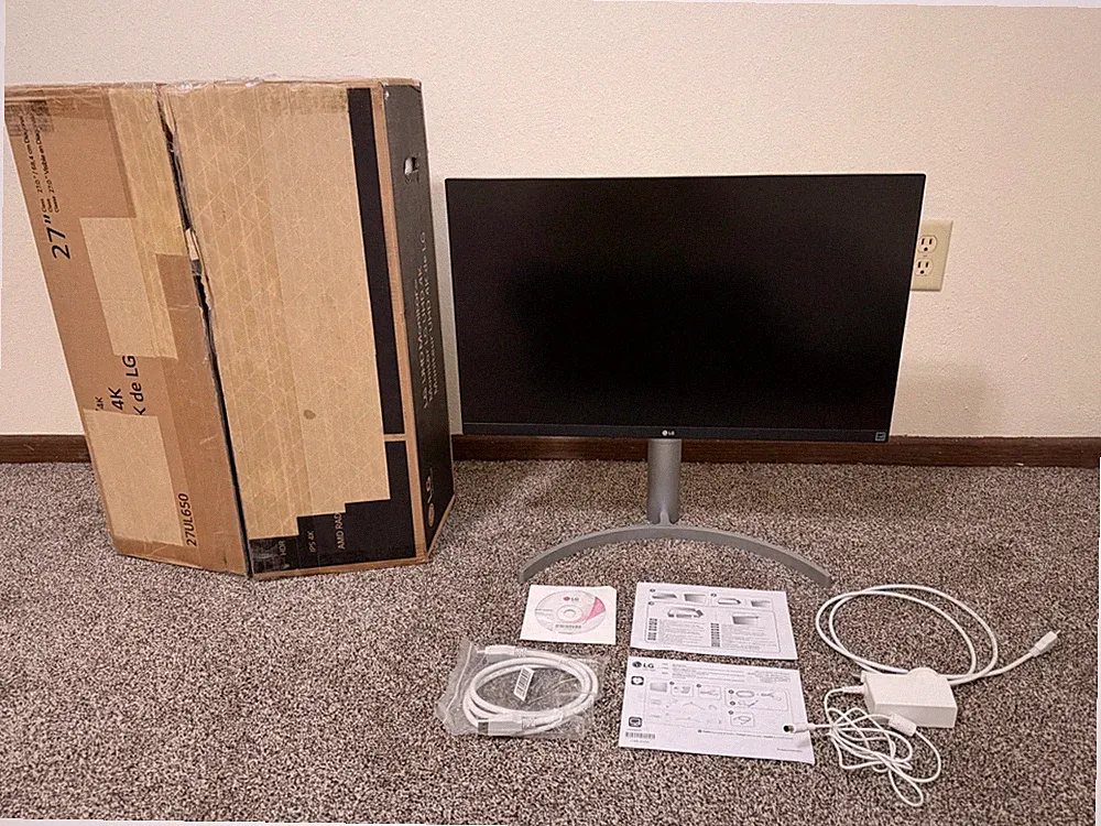 LG Monitor IPS 4K UHD 27UL650 Fair Condition w/ Original Box, Cables, Manuals/CD
