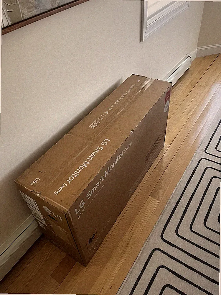 LG Smart Monitor Swing 32" Moving Smart Touch Screen 32U889SAW