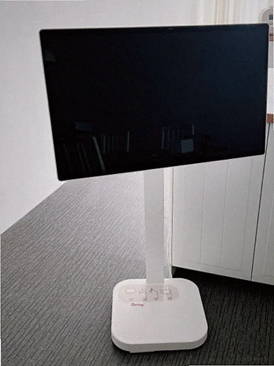 LG Smart Monitor Swing Touch 32U889SAW 32" Moving Smart Touch Screen / Express