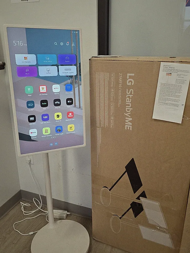 LG StanbyME Private Screen 27" Rollable Smart Touch Screen Moniter /Express Ship