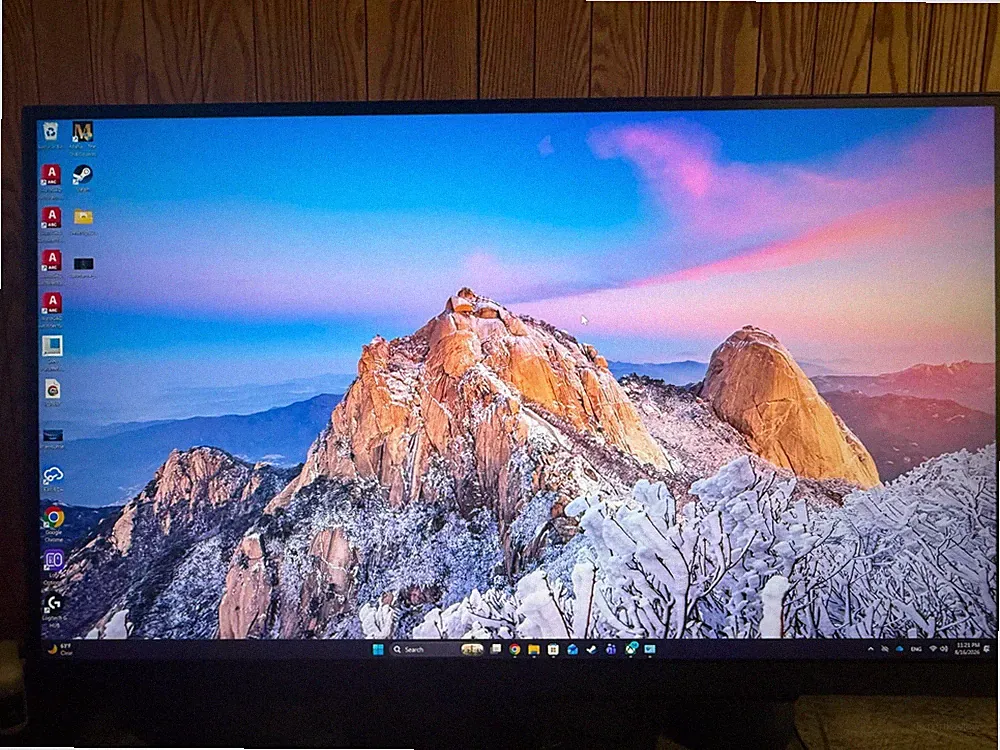 LG UltraGear 27" 4K Dual Mode Gaming Monitor 180–360Hz 1ms (Mint Condition)