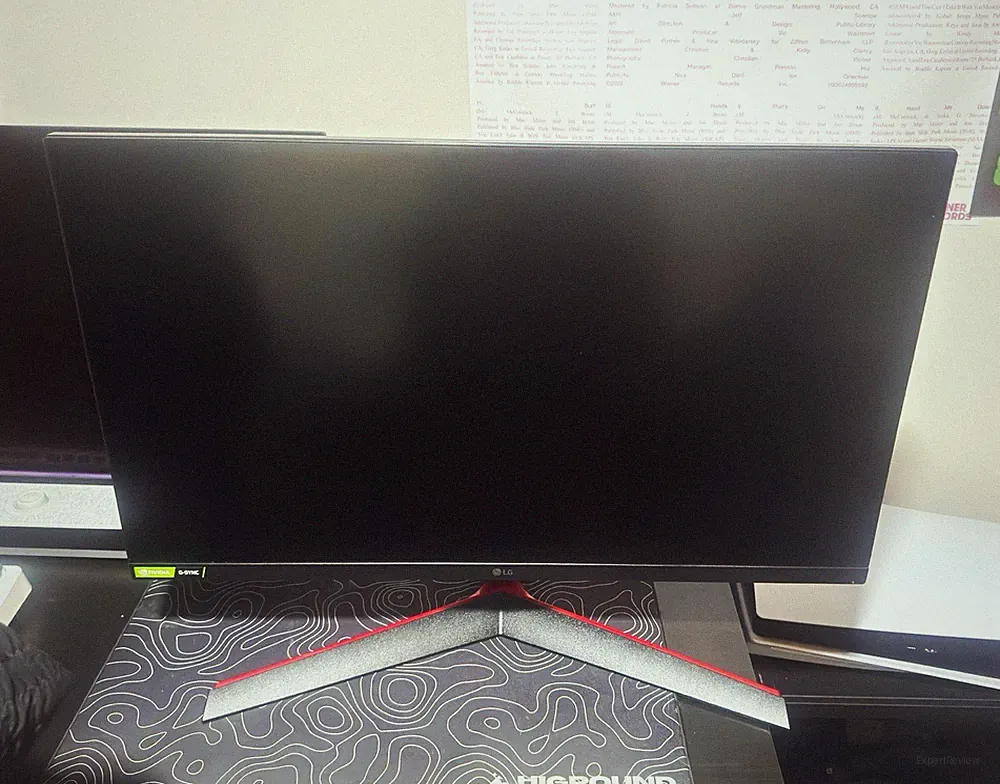 LG UltraGear 27 in 16:9 Gaming Monitor Black/Red Stand HDMI DisplayPort