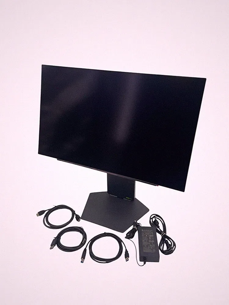 LG - UltraGear 27" OLED QHD 280Hz 0.03ms G-Sync and FreeSync Premium Pro Gaming!