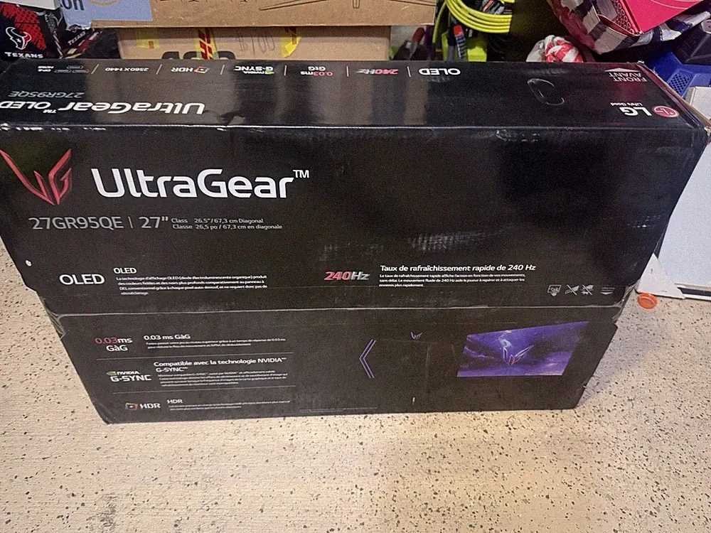 LG UltraGear 27GR95QE 27" OLED 1440p 240Hz 0.03ms G-SYNC HDR HDMI/DP