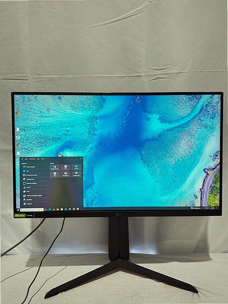 LG UltraGear 27in Monitor IPS LED 165Hz 1440p 1ms VESA DisplayPort HDMI